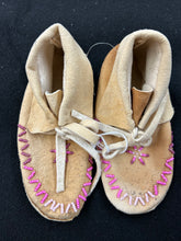 Load image into Gallery viewer, MOCCASIN CHILD (SIZE 10)
